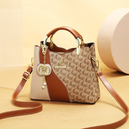 ✨48% RABATT NU!👜 Mångsidig, elegant handväska i retrostil, lätt och lyxig, kan bäras som axelväska.